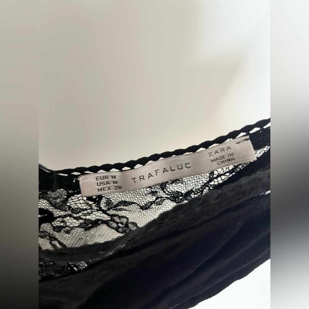 Zara dress with sheer panels and lace details - Picture 10 of 10